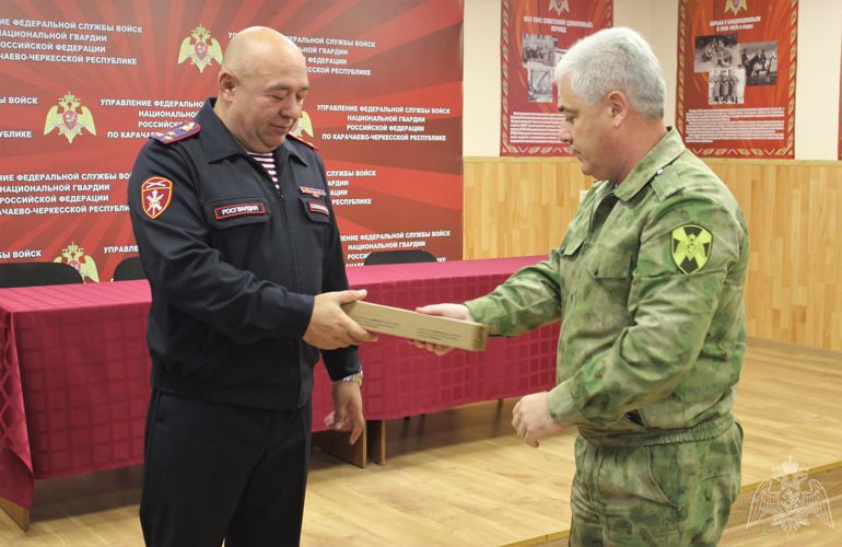 В Черкесске состоялось награждение военнослужащих и сотрудников Управления Росгвардии по Карачаево - Черкесской Республике, отличившихся при выполнении служебных задач