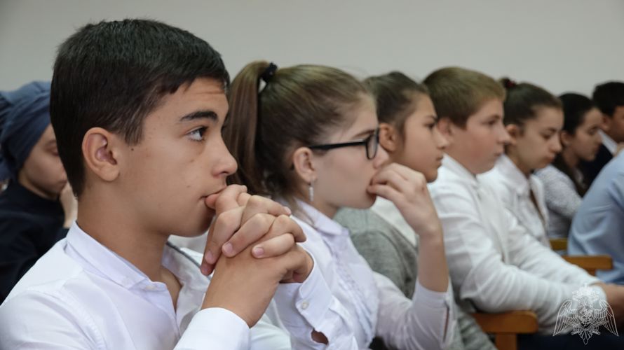 Росгвардейцы Карачаево-Черкесии провели уроки патриотического воспитания, приуроченные к 250-летию со Дня рождения  графа Комаровского