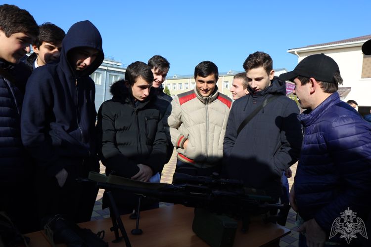 Росгвардейцы Карачаево-Черкесии приняли участие во всероссийской акции «День призывника»