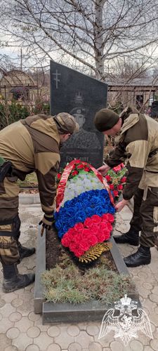 Память боевого товарища почтили сотрудники ОМОН Росгвардии в Карачаево-Черкесии