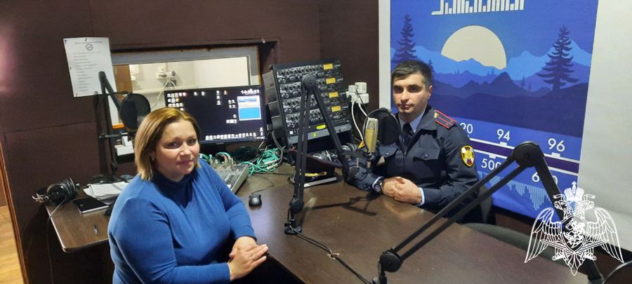 В Карачаево-Черкесии сотрудник Росгвардии выступил в прямом эфире регионального радио 