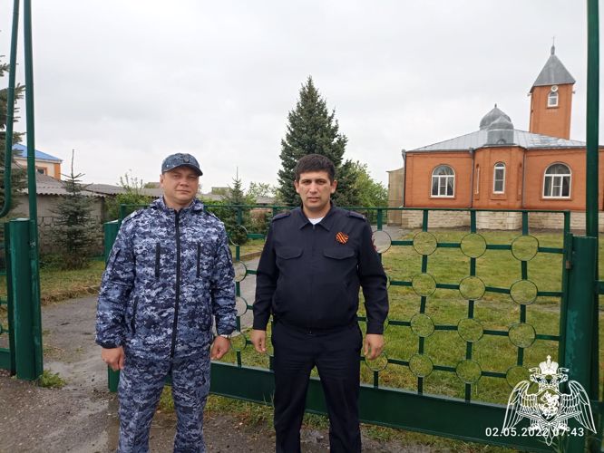 Сотрудники вневедомственной охраны Росгвардии обеспечили охрану общественного порядка в священный праздник мусульман  Ураза - Байрам 