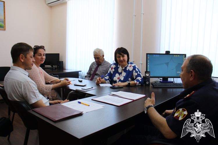 Начальник Центра лицензионно-разрешительной  работы  Управления Росгвардии по Карачаево-Черкесской Республике встретился с журналистами