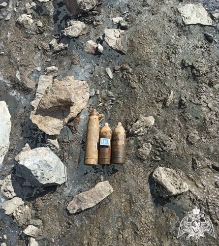 В Карачаево-Черкесии росгвардейцы уничтожили боеприпасы времён ВОВ