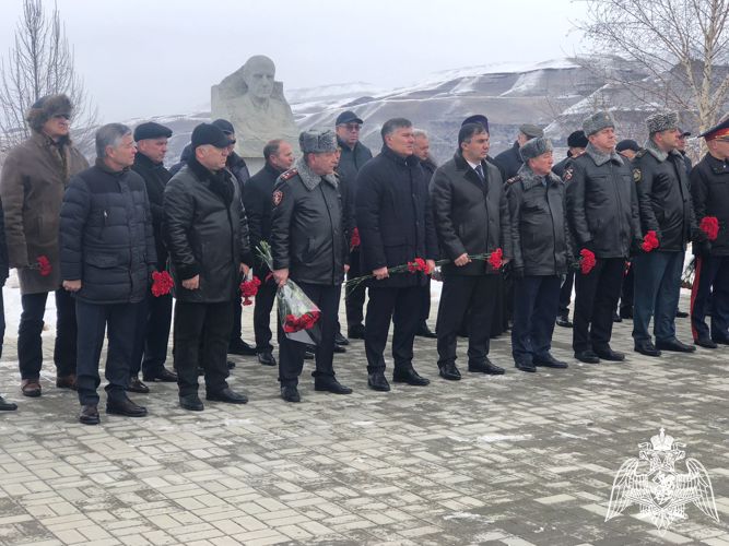 Росгвардейцы Карачаево-Черкесии приняли участие в мероприятии по случаю годовщины освобождения перевалов Кавказа от захватчиков
