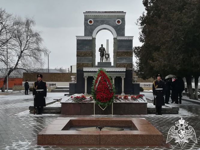 Росгвардейцы Карачаево-Черкесии приняли участие в памятном мероприятии ко Дню защитника Отечества