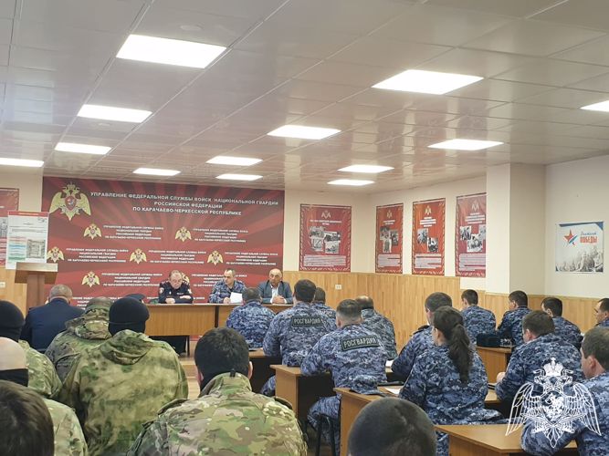 В Карачаево-Черкесии сотрудники Росгвардии приняли участие в совещании по вопросам ООП и ООБ