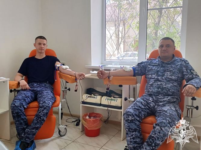 Донорскую кровь сдали росгвардейцы Карачаево-Черкесии