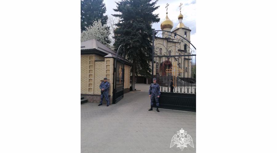 В Карачаево - Черкесии сотрудники Росгвардии обеспечили правопорядок в период празднования Пасхи