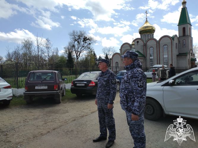 Правопорядок в православный праздник Радоницу обеспечили сотрудники Росгвардии в Карачаево - Черкесии 