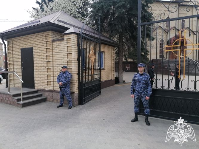 В Карачаево - Черкесии сотрудники Росгвардии обеспечили правопорядок в период празднования Пасхи