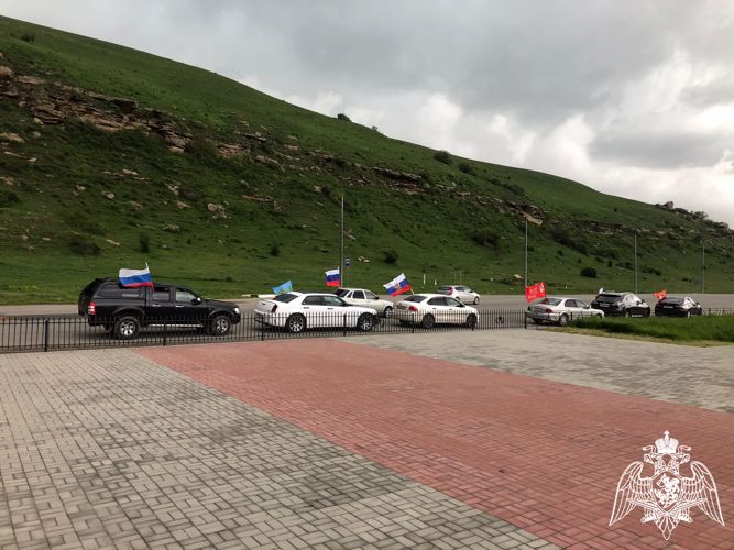 В Карачаево-Черкесии в День Победы сотрудники и ветераны Росгвардии приняли участие в автопробеге  