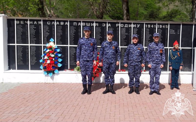 В Карачаево-Черкесии в День Победы сотрудники и ветераны Росгвардии приняли участие в автопробеге  