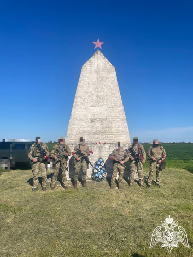 Росгвардейцы в Запорожской области привели в порядок памятник воинам Великой Отечественной войны