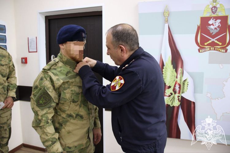    В Карачаево-Черкесии  сотрудникам Росгвардии вручили государственные и ведомственные награды