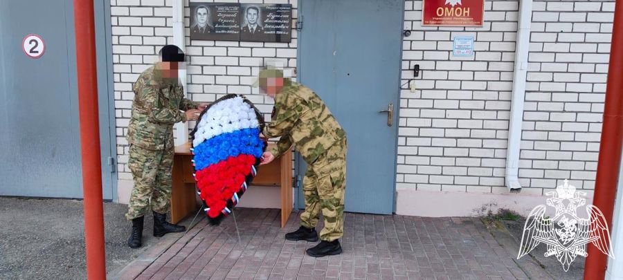 В Карачаево-Черкесии сотрудники и ветераны Росгвардии почтили память боевых товарищей   