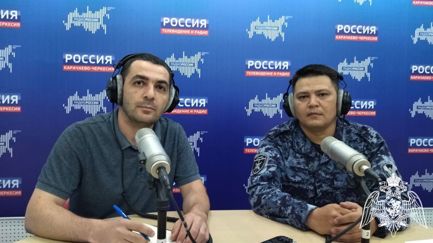  Офицер Росгвардии рассказал  радиослушателям Карачаево-Черкесии о поступлении на службу в ведомство