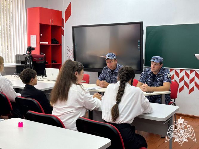 Росгвардейцы Карачаево-Черкесии провели со школьниками региона тематическое занятие