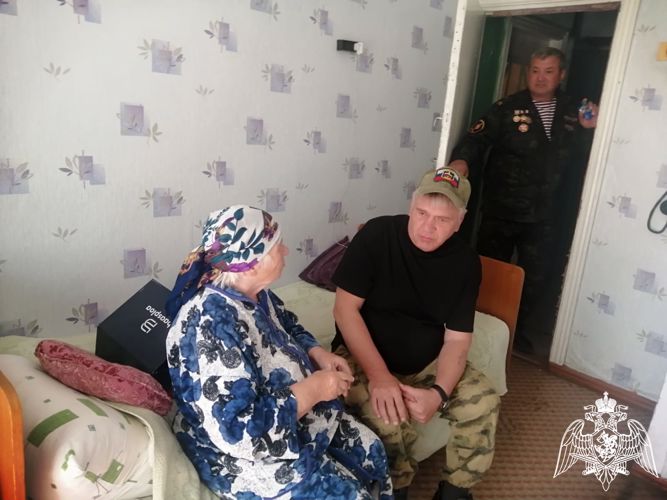 Ветераны Росгвардии оказали адресную помощь жительнице Карачаево - Черкесии
