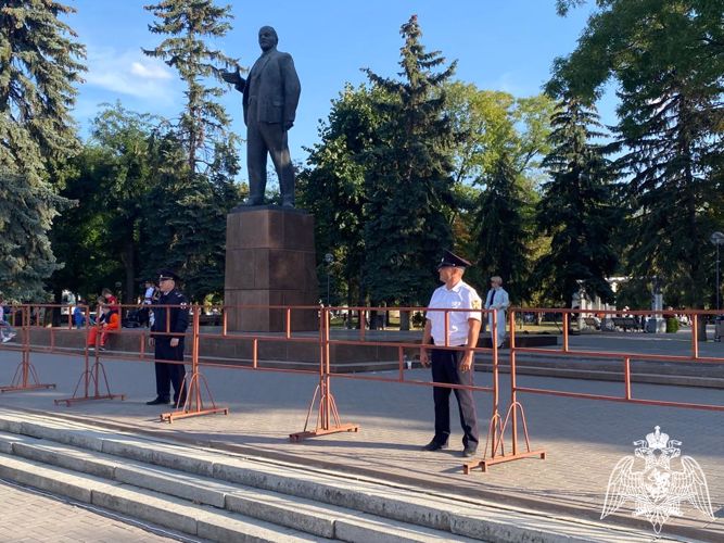 В Карачаево-Черкесии росгвардейцы обеспечили безопасность граждан в День республики и города Черкесска 