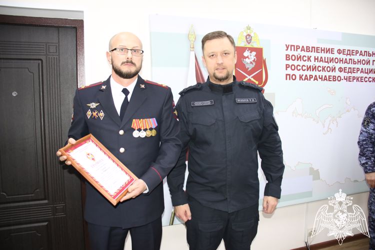 В Карачаево-Черкесии поздравили ветеранов ведомства с профессиональным праздником