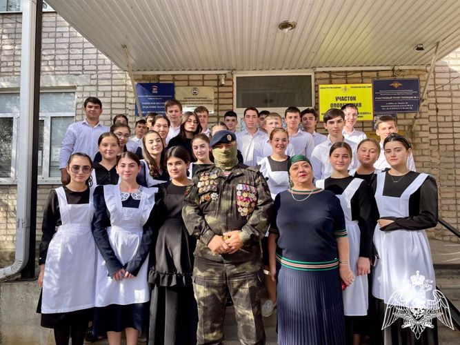 В Карачаево-Черкесии росгвардейцы провели со школьниками региона  Урок мужества