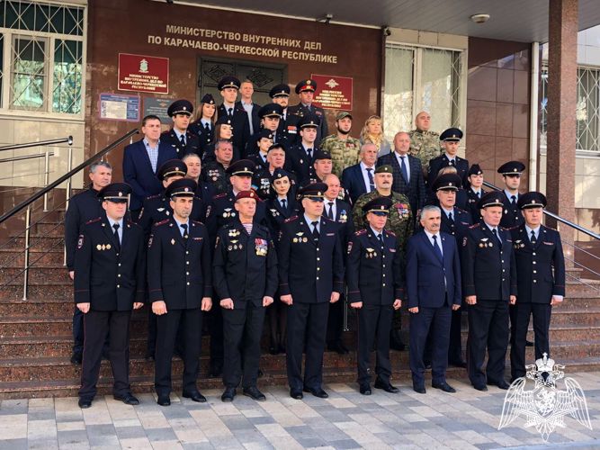 В Карачаево-Черкесии ветераны Росгвардии приняли участие в памятном мероприятии