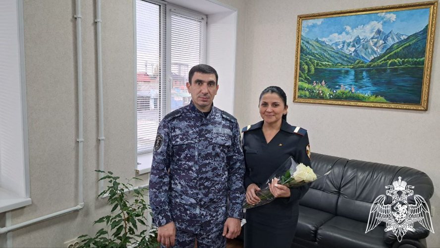 Представитель руководства Управления Росгвардии по Карачаево-Черкесской Республике навестил матерей погибших сотрудников