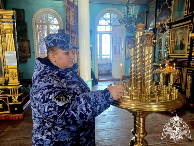 Росгвардейцы приняли участие в праздничной литургии в Черкесске