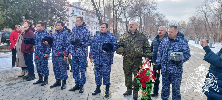 В  День освобождения Черкесска от оккупации росгвардейцы приняли участие в памятном мероприятии