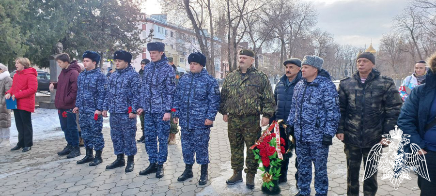 В  День освобождения Черкесска от оккупации росгвардейцы приняли участие в памятном мероприятии