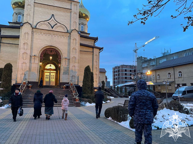 В Карачаево-Черкесии росгвардейцы приняли участие в обеспечении охраны общественного порядка в период Крещения Господня