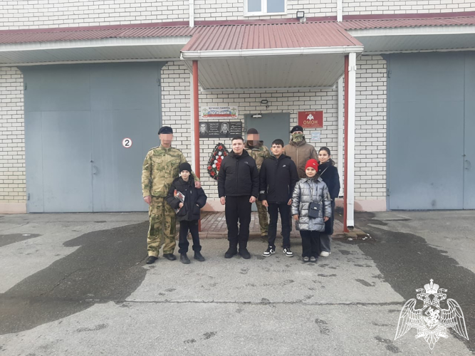 В Карачаево-Черкесии росгвардейцы провели  для школьников День открытых дверей