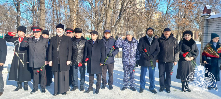 Росгвардейцы Карачаево-Черкесии приняли участие в памятном митинге