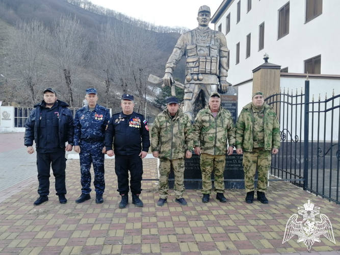 Росгвардейцы Карачаево-Черкесии приняли участие в мероприятии ко Дню памяти о россиянах, исполнявших служебный долг за пределами Отечества 