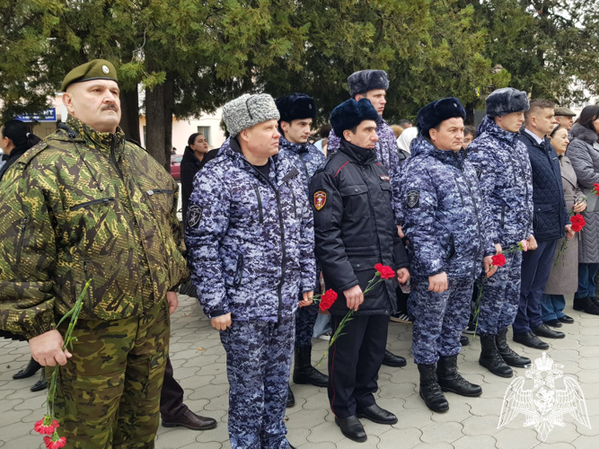 Росгвардейцы Карачаево-Черкесии приняли участие в мероприятии ко Дню памяти о россиянах, исполнявших служебный долг за пределами Отечества 