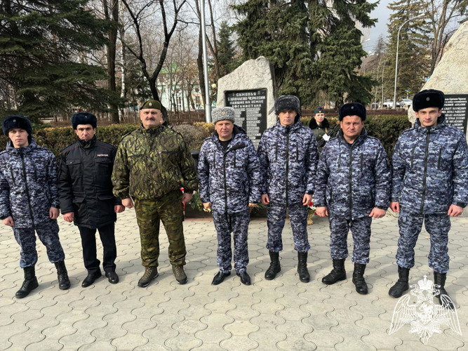 Росгвардейцы Карачаево-Черкесии приняли участие в мероприятии ко Дню памяти о россиянах, исполнявших служебный долг за пределами Отечества 