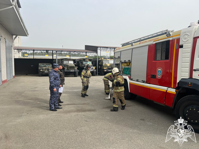 В Карачаево-Черкесии прошло совместное учение ведомственного пожарного расчета Росгвардии и МЧС 