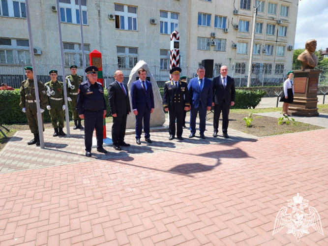  Представитель Управления Росгвардии по Карачаево-Черкесской Республике принял участие в торжественном митинге