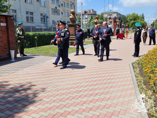  Представитель Управления Росгвардии по Карачаево-Черкесской Республике принял участие в торжественном митинге