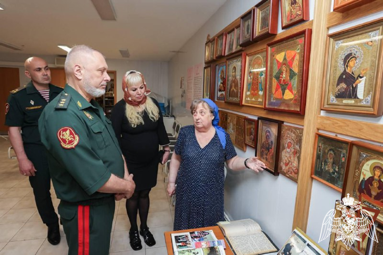 Уникальные православные реликвии переданы в главный военный клинический госпиталь Росгвардии