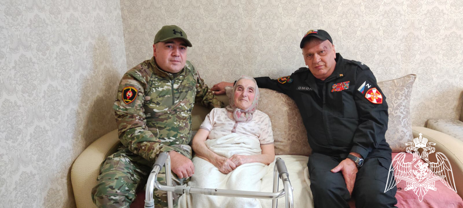 В Карачаево-Черкесии ветераны Росгвардии  оказали помощь матери погибшего сотрудника 