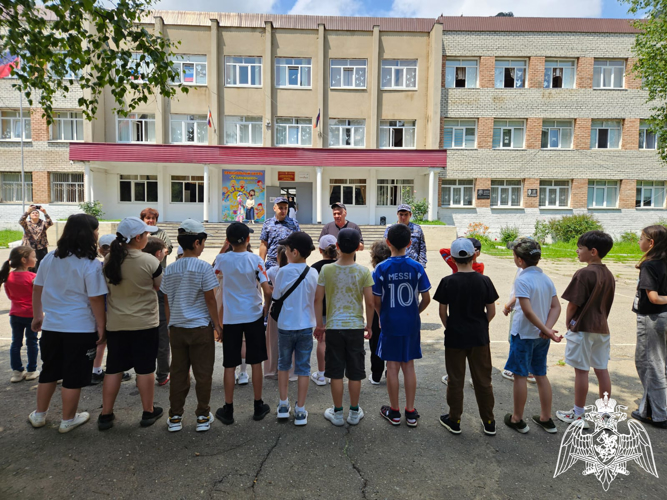В Карачаево-Черкесии продолжается ведомственная акция «Каникулы с Росгвардией»