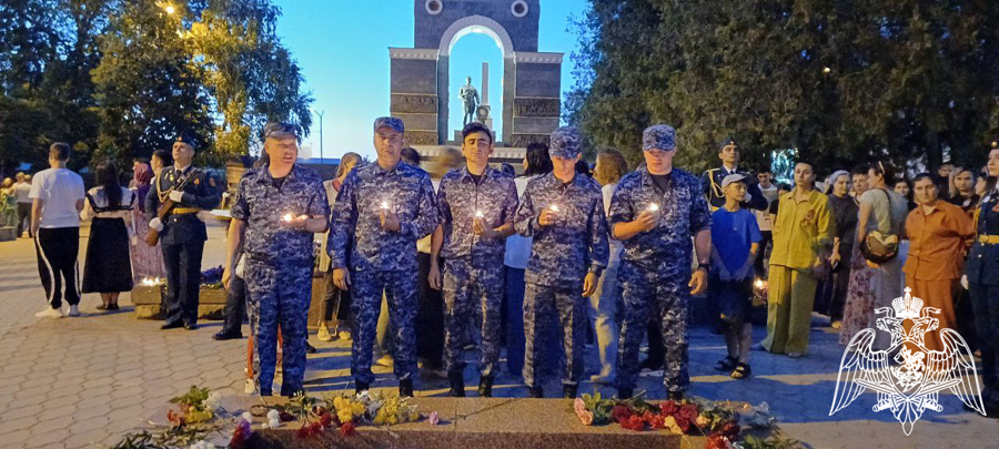 К всероссийской патриотической акции «Свеча памяти» присоединились росгвардейцы Карачаево-Черкесии 