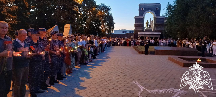 К всероссийской патриотической акции «Свеча памяти» присоединились росгвардейцы Карачаево-Черкесии 