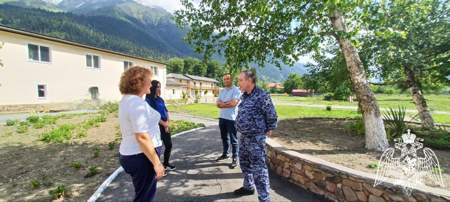 Заместитель начальника Управления Росгвардии по Карачаево-Черкесской Республике встретился с белгородскими детьми