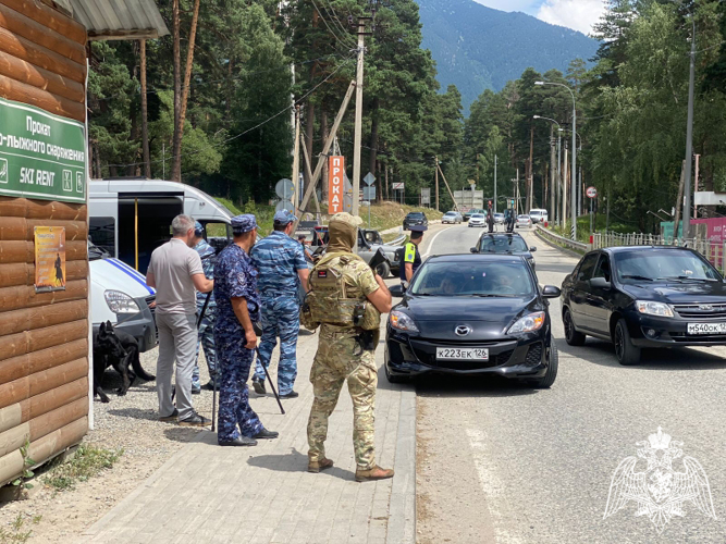 В Карачаево-Черкесии при поддержке бойцов ОМОН прошли профилактические мероприятия