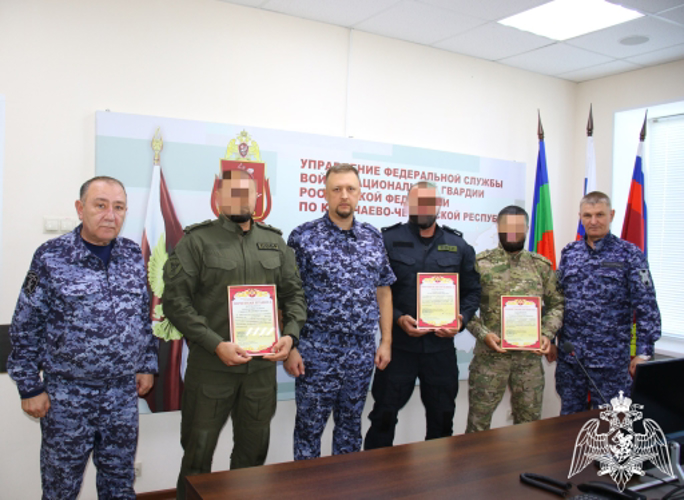 Начальник Управления Росгвардии по Карачаево-Черкесской Республике поздравил сотрудников СОБР с профессиональным праздником