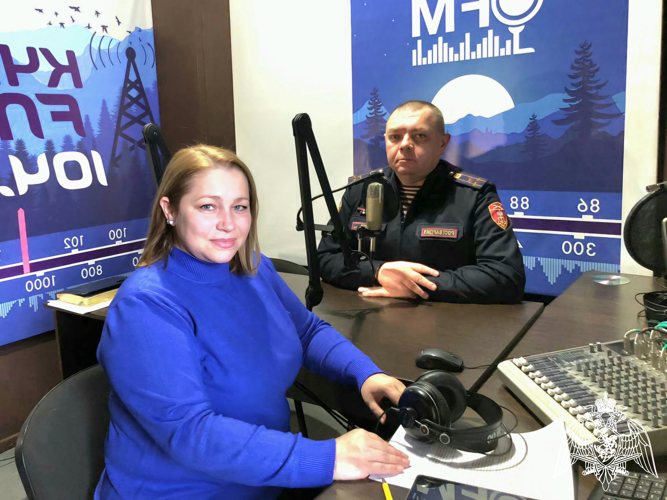 Офицер Росгвардии стал гостем региональной радиостанции в Карачаево-Черкесии 