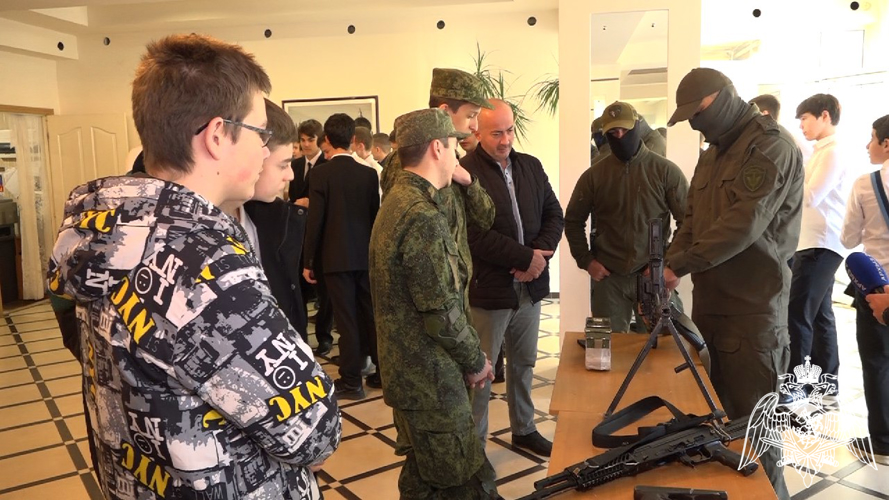 Росгвардейцы Карачаево-Черкесии стали участниками региональной военно-патриотической акции «День призывника» 